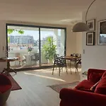 Apt Quiet And Bright With Large Terrace